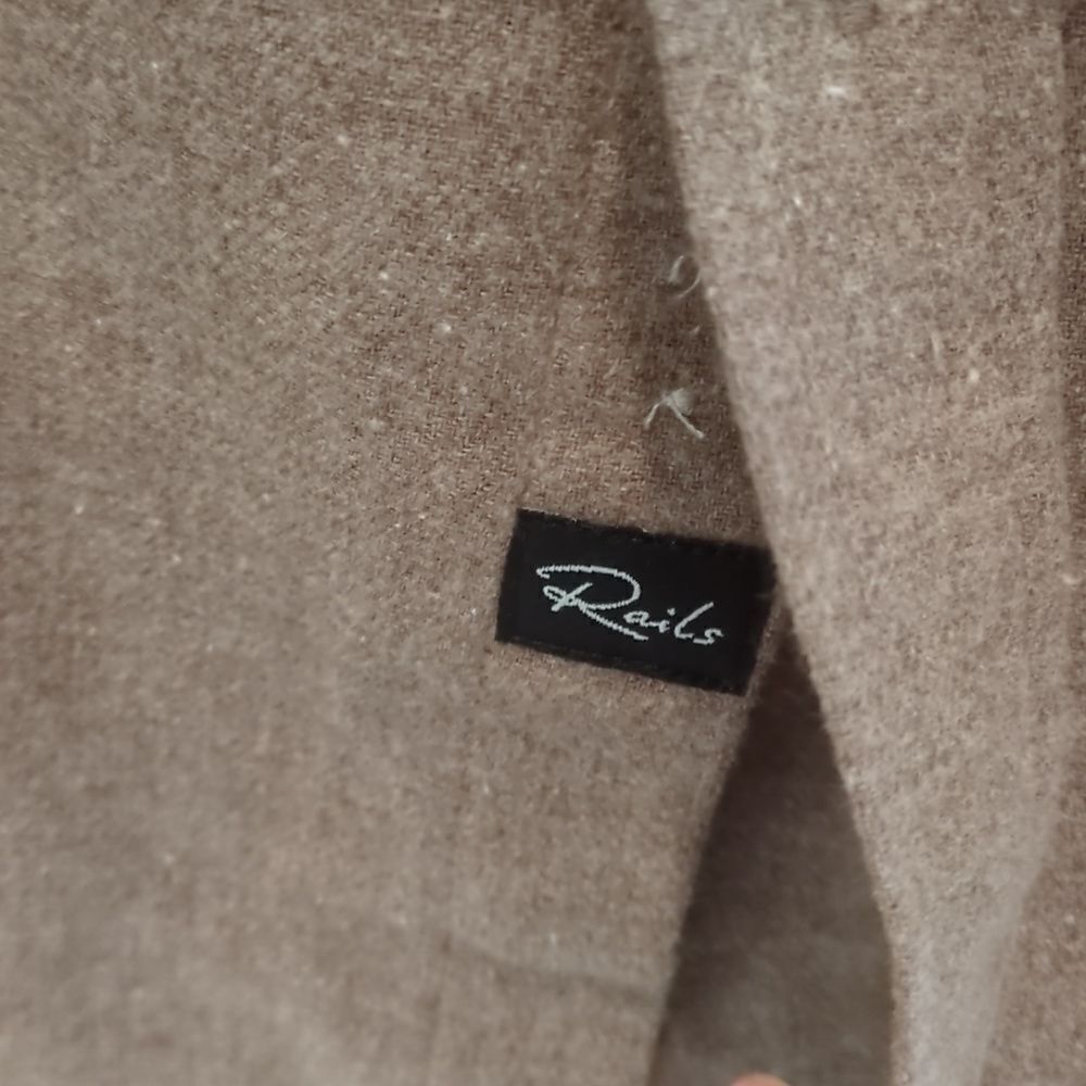 NEW RAILS runson button down shirt in cumin NWT - image 4